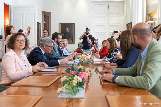 Grupos municipales, vecinos y agentes implicados analizan la situación sanitaria de Cartagena - 1, Foto 1