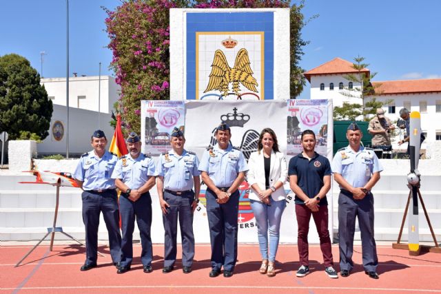 El Ayuntamiento de San Javier firma un convenio de colaboración con la AECC - 1, Foto 1