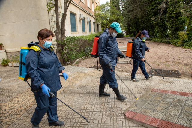 El Ayuntamiento de Caravaca adapta el Plan de Desinfección a la primera fase de desescalada, incidiendo en zonas comerciales y servicios públicos que entran en funcionamiento - 3, Foto 3