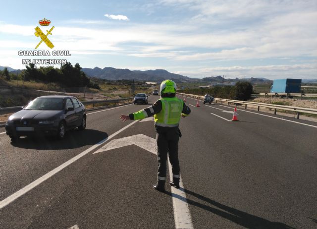 La Guardia Civil investiga a un conductor sin carnet que se fugó de un control de movilidad - 4, Foto 4
