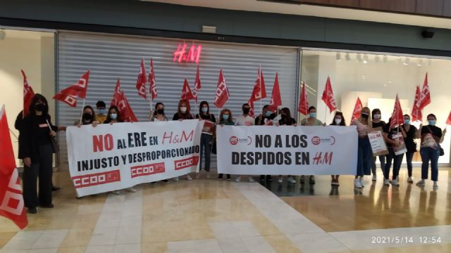 Éxito en los paros de las trabajadoras de las tiendas de H&M en Murcia - 1, Foto 1