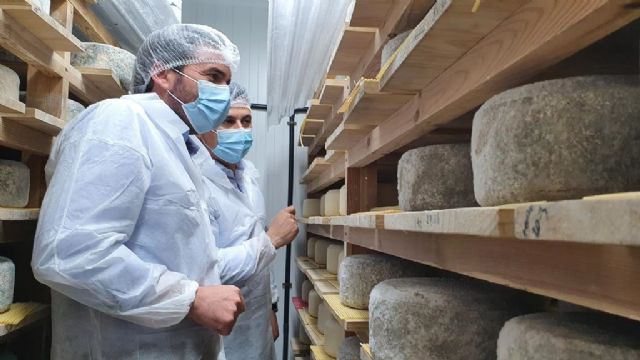 Antonio Luengo visita la empresa Quesos Ruperto en San Javier y destaca su apuesta por la producción sostenible y comprometida con el medio ambiente - 1, Foto 1