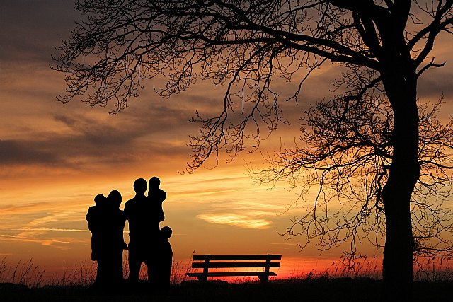 Los padres adoptivos tienden a ocultar o sobreexponer erróneamente la historia de adopción - 1, Foto 1