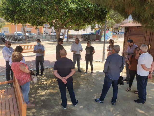 El Ayuntamiento realiza una renovación integral de las zonas infantiles de Cobatillas - 1, Foto 1