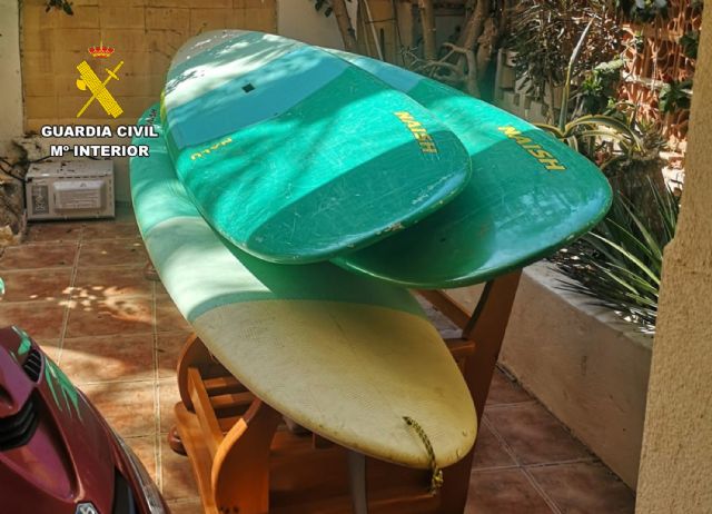 La Guardia Civil detiene en Águilas a los tres presuntos autores de un robo en una empresa de deportes acuáticos - 1, Foto 1