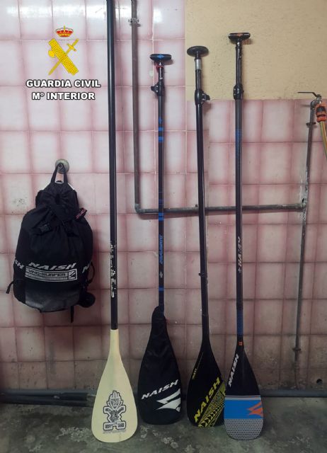 La Guardia Civil detiene en Águilas a los tres presuntos autores de un robo en una empresa de deportes acuáticos - 2, Foto 2