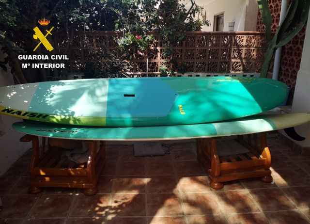 La Guardia Civil detiene en Águilas a los tres presuntos autores de un robo en una empresa de deportes acuáticos - 4, Foto 4