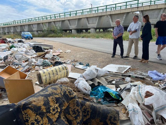 El PSOE exige al PP que actúe ya para limpiar y dignificar la zona del Reguerón, convertida en un vertedero ilegal en Beniaján - 1, Foto 1