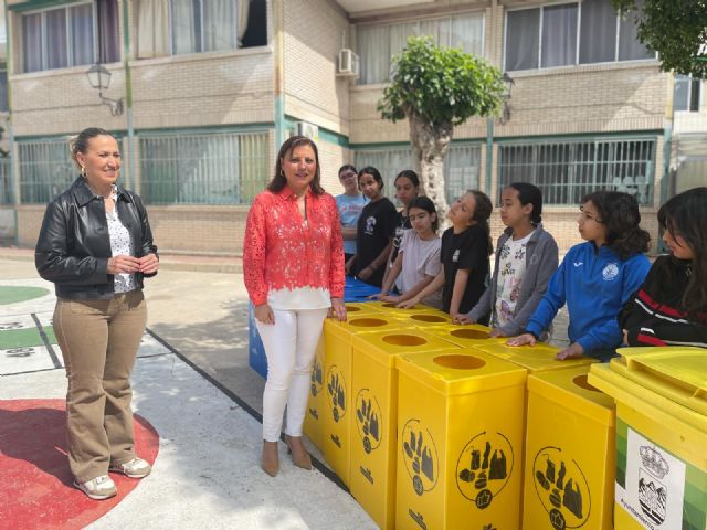 Fortuna impulsa el reciclaje en los centros educativos con la instalación de 60 nuevos contenedores - 2, Foto 2