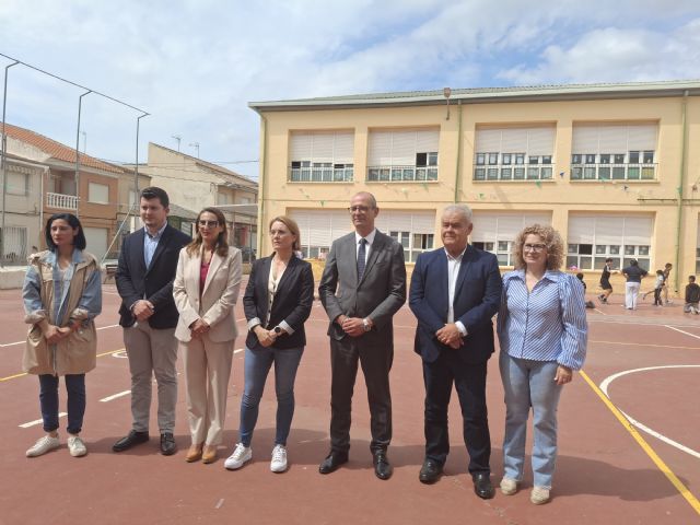 Educación contrata las obras de remodelación de las pistas polideportivas del colegio Alfonso García López de la pedanía lorquina de Purias - 1, Foto 1
