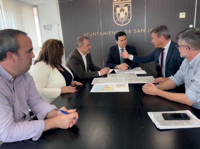 El Plan de Obras de la Comunidad pavimentará más de 55.000 metros cuadrados de 19 calles de San Javier, La Ribera y La Manga - 1, Foto 1