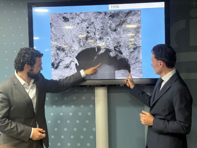 Fomento y el Ayuntamiento de La Unión exigen al Gobierno central que cumpla su compromiso de 2006 para recuperar la bahía de Portmán - 1, Foto 1