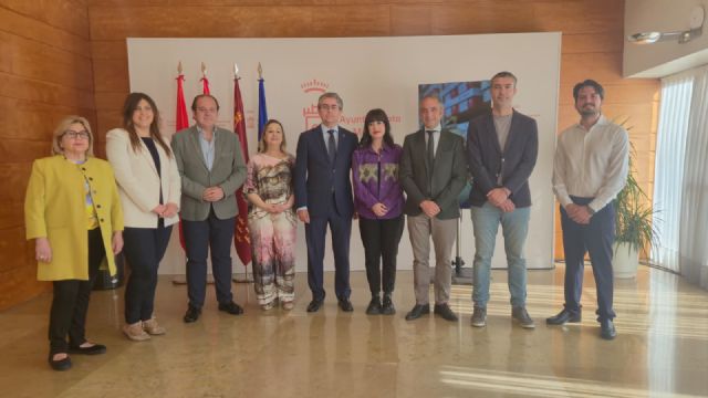 Murcia presenta la campa&ntilde;a Compra con corazón para impulsar y visibilizar el comercio local del centro de la ciudad - 2, Foto 2