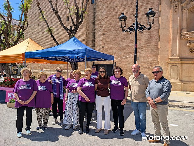 Hagamos que la intolerancia cambie de bando: ASTOFIBROM lee en Totana el 24º manifiesto por la fibromialgia y el síndrome de fatiga crónica, Foto 2