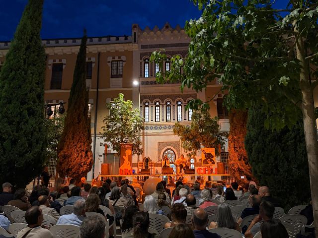 La Universidad de Murcia y Lo Ferro homenajean al alcalde Ballesta y al Cabrero en la presentación de la 46ª edición del festival ferreño en Murcia - 5, Foto 5