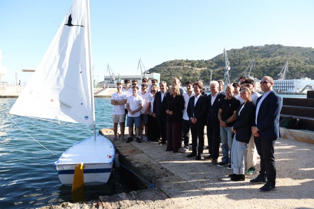 Botado el Jaloque, el velero autónomo construido por estudiantes de la UPCT para competir en la Micro Ruta de la Sal - 2, Foto 2