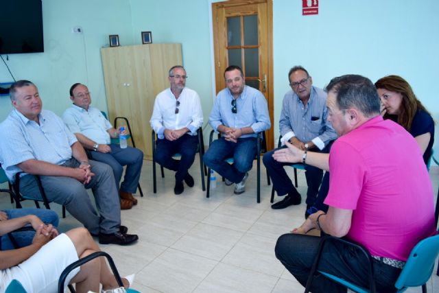 El candidato del PP al Congreso, Francisco Bernabé se reune con los taxistas de Cartagena - 1, Foto 1