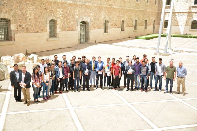 Una veintena de estudiantes de Singapur estrenan la oferta formativa de la UPCT para alumnos del ITE College - 1, Foto 1