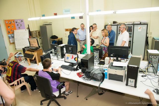 El alcalde reconoce la labor del Centro de Día PROLAM - 2, Foto 2