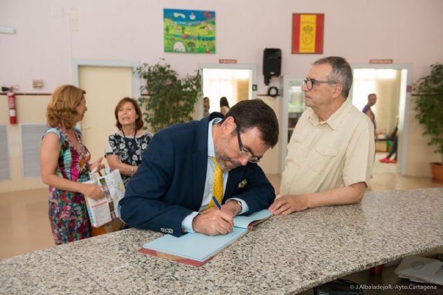 El alcalde reconoce la labor del Centro de Día PROLAM - 3, Foto 3