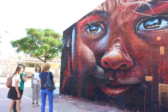 Grandes murales decoran el colegio Los Antolinos gracias a la iniciativa #PintaUnColeNuevo - 1, Foto 1