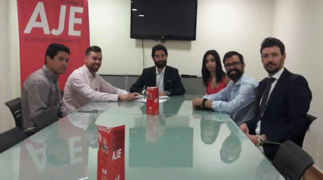 El director general de Juventud se reúne con jóvenes empresarios en Cartagena - 1, Foto 1