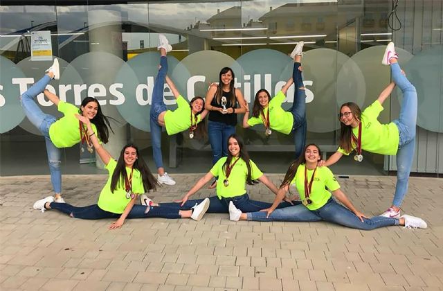 Las juveniles del 'Rítmica Las Torres' firman una gran temporada - 2, Foto 2