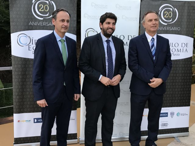 Fernando López Miras asiste al acto organizado con motivo del 20 aniversario del Círculo de Economía de la Región - 1, Foto 1