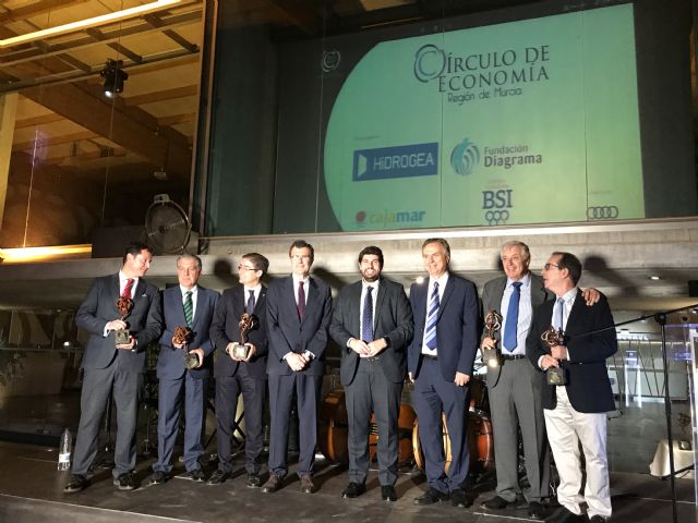 Fernando López Miras asiste al acto organizado con motivo del 20 aniversario del Círculo de Economía de la Región - 3, Foto 3