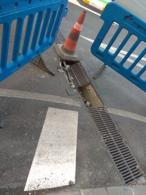 La avenida de España permanecer cortada una semana para arreglar una rejilla de recogida de pluviales, Foto 1