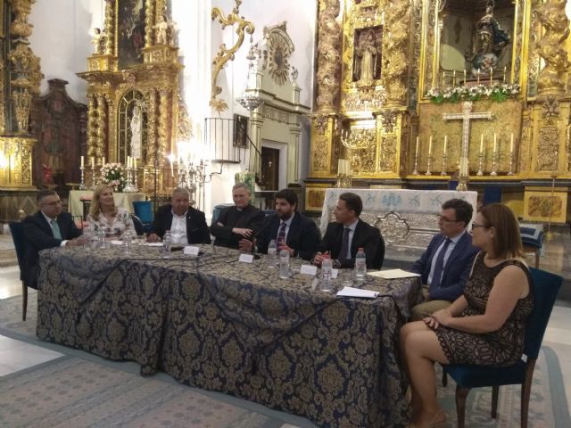 El presidente Fernando López Mi ras inaugura en Lorca la exposición ‘Emili ano Rojo. Crónica de una época’ - 1, Foto 1