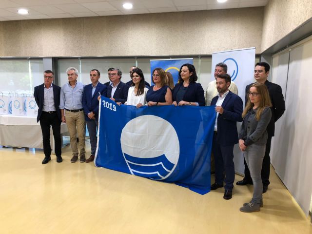La Fundación para la Educación Medioambiental entrega a la Cala de Calnegre la Bandera Azul, la cual reconoce el excepcional estado de las playas lorquinas - 2, Foto 2