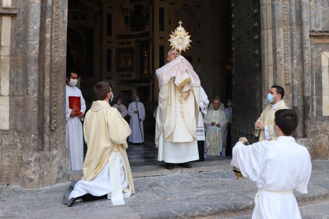 “El día del Corpus Christi celebramos la presencia de Dios en medio de su Iglesia” - 2, Foto 2