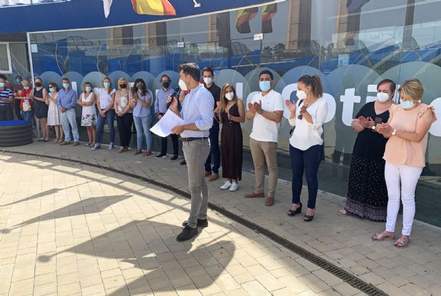 Las Torres de Cotillas guarda un emotivo minuto de silencio contra la violencia de género - 2, Foto 2