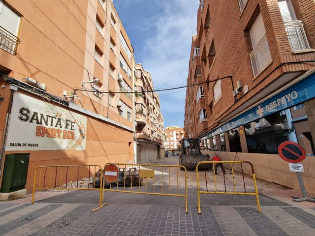 El Ayuntamiento de Lorca inicia los trabajos de renovación de aceras en la Calle Predicador Juan Antonio Malo - 1, Foto 1