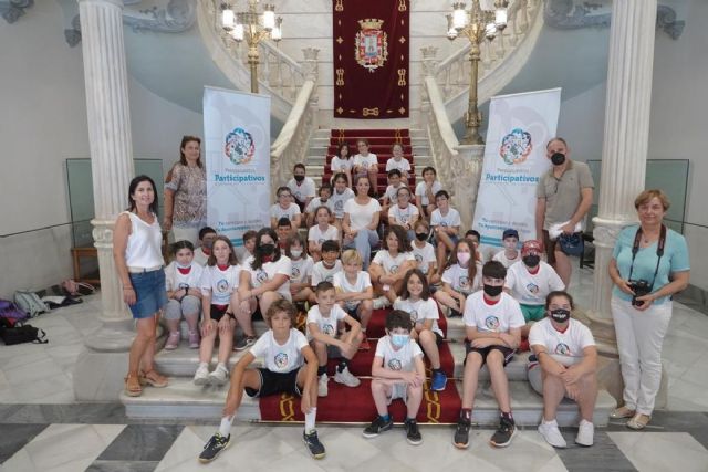 Los alumnos del CEIP Jose MarÃ­a Lapuerta y el IES Juan SebastiÃ¡n Elcano conocen el Palacio Consistorial - 1, Foto 1