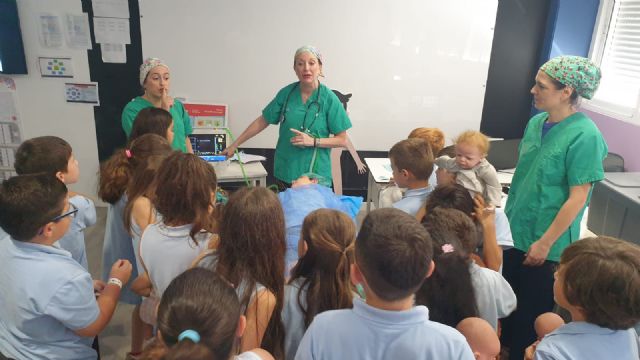 Ribera Hospital de Molina acerca el quirófano a los menores del Colegio Salzillo Bilingual School - 2, Foto 2