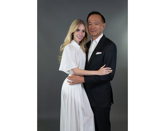 Seeking nombra co-CEOs al matrimonio formado por Brandon Wade y Dana Rosewall - 1, Foto 1