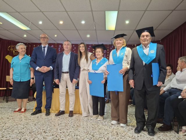 Ms de 200 alumnos participan en clases intergeneracionales con personas mayores, Foto 1