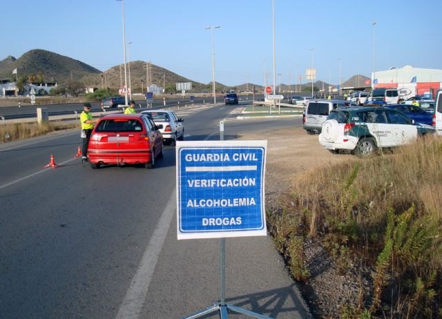 La Guardia Civil despliega un amplio dispositivo de verificación de alcoholemia y droga durante el último fin de semana - 1, Foto 1