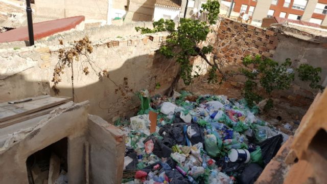 La falta de civismo y de control municipal convierten al Calvario Viejo en un estercolero - 1, Foto 1