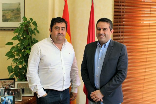 El alcalde recibe al nuevo presidente de la Junta de Hermandades y Cofradías Pasionarias - 1, Foto 1