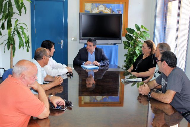 El alcalde recibe al nuevo presidente de la Junta de Hermandades y Cofradías Pasionarias - 3, Foto 3
