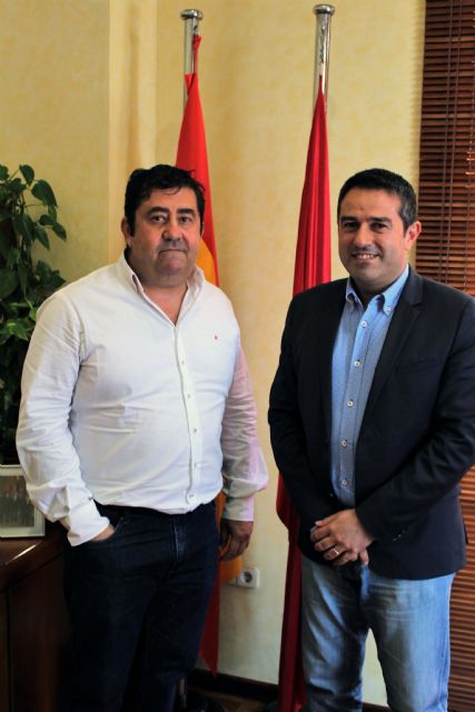 El alcalde recibe al nuevo presidente de la Junta de Hermandades y Cofradías Pasionarias - 4, Foto 4