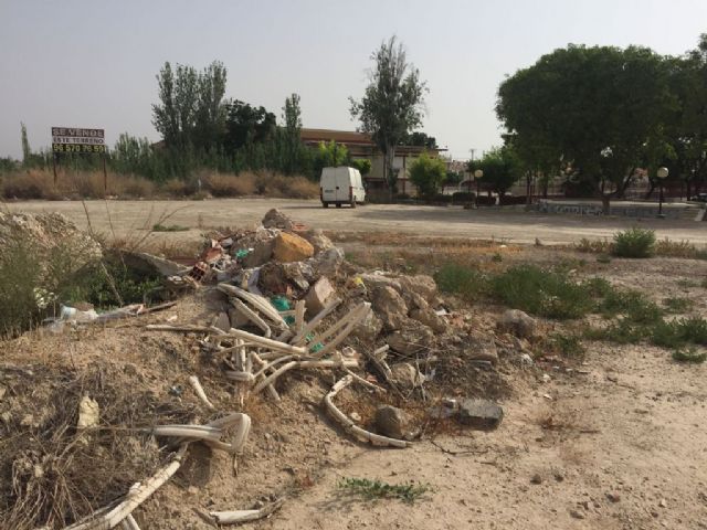 El PSOE denuncia el lamentable estado de muchos solares del municipio e insiste en activar un plan de choque para limpiarlos - 2, Foto 2