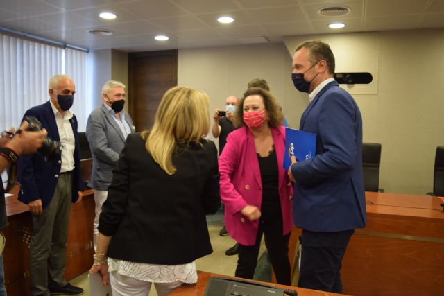 Joaquín Segado: El puerto de Cartagena tendrá un papel protagonista en la recuperación económica de la Región - 1, Foto 1