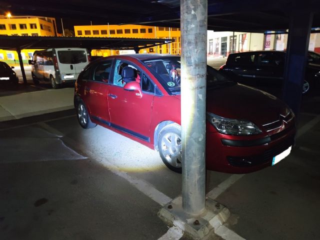 La Policía Local de Lorca detiene a una persona por un presunto delito de robo con fuerza en interior de vehículo y de daños - 1, Foto 1