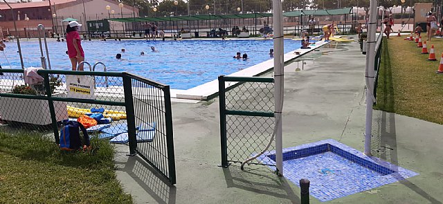 El Ayuntamiento realiza nuevos trabajos de accesibilidad a las instalaciones de la piscina municipal de verano - 1, Foto 1