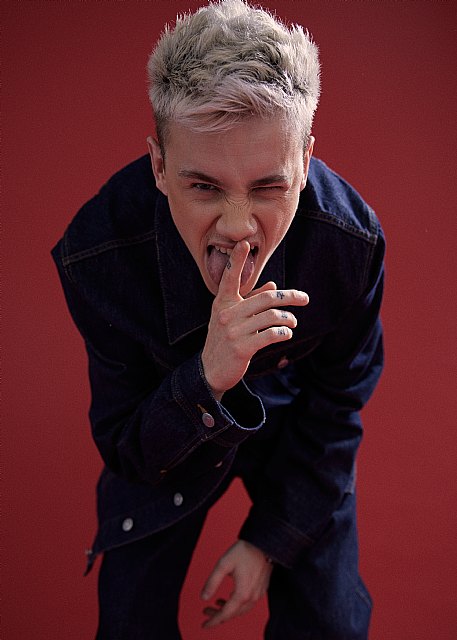 Hugo Cobo lanza Me das amor? - 2, Foto 2