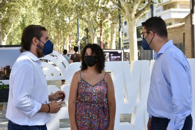 Una exposición fotográfica promociona la 40 Semana Nacional de Teatro y a Caravaca como destino cultural y turístico en el paseo Alfonso X ´el Sabio´ de Murcia - 2, Foto 2